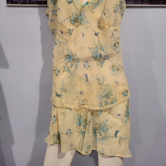 Beautiful Night Wear - Picture 4 of 4